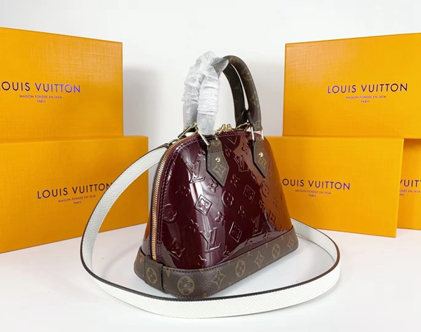 ルイヴィトンバッグ背面デザイン